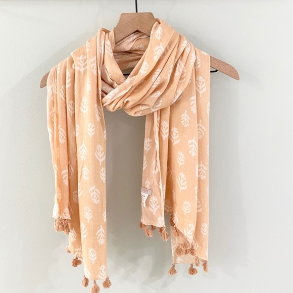 J. Crew Accessories - J. Crew Casual Tassel Detail Scarf